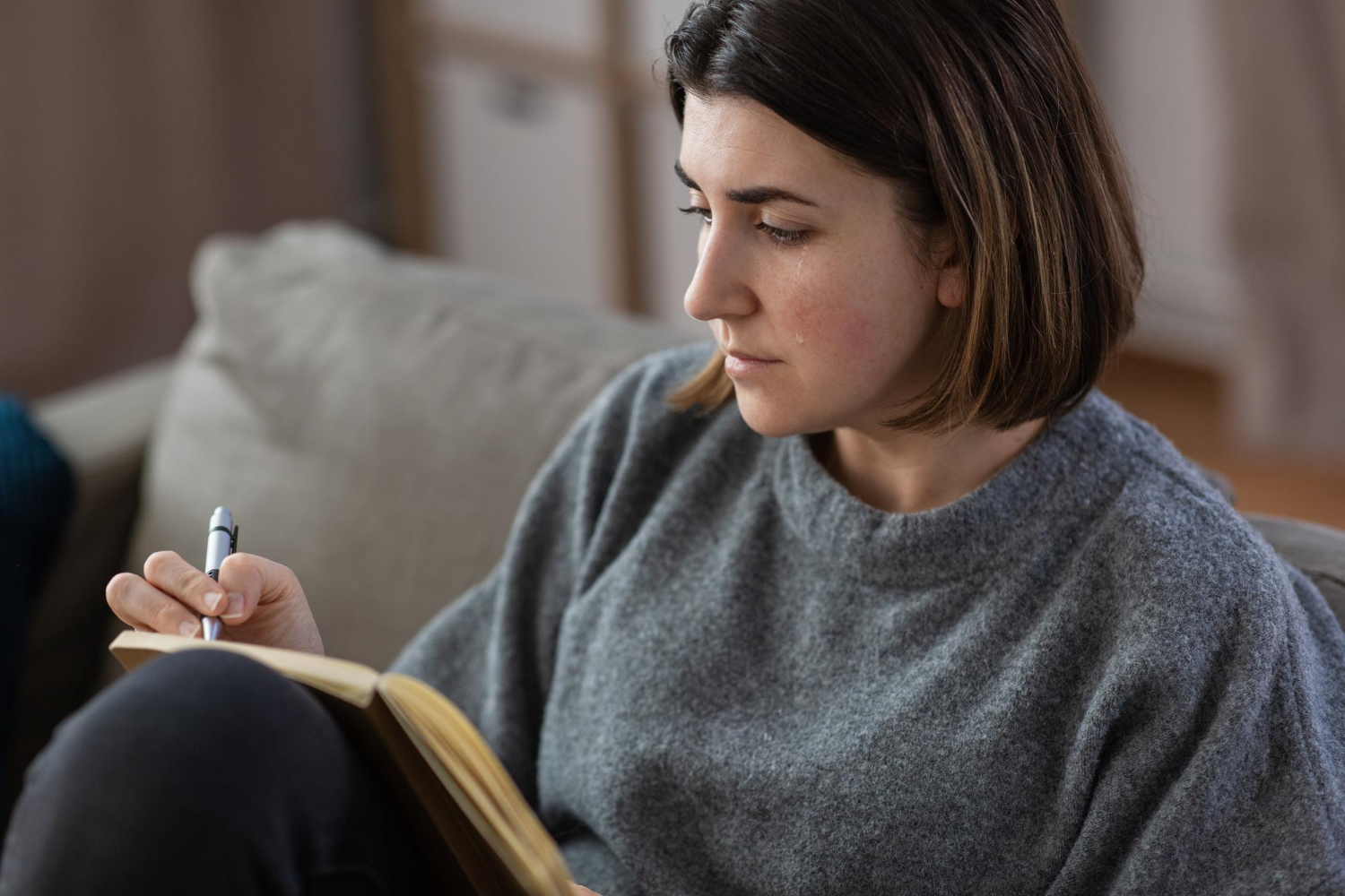 A Guide To Utilizing Music For Reflective Journaling