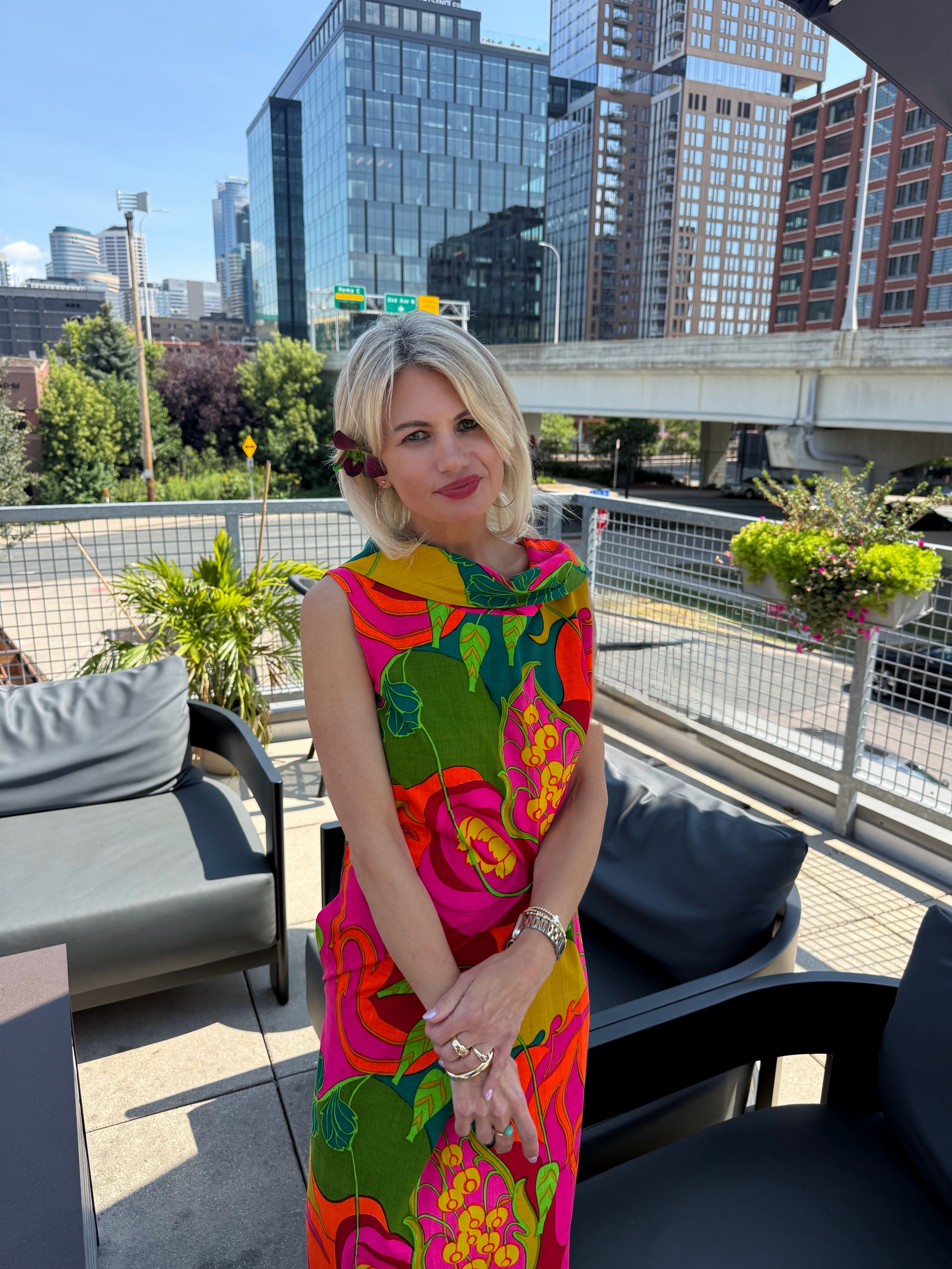 EP 247: FINDING CONFIDENCE THROUGH STYLE WITH LESLIE FIRKINS