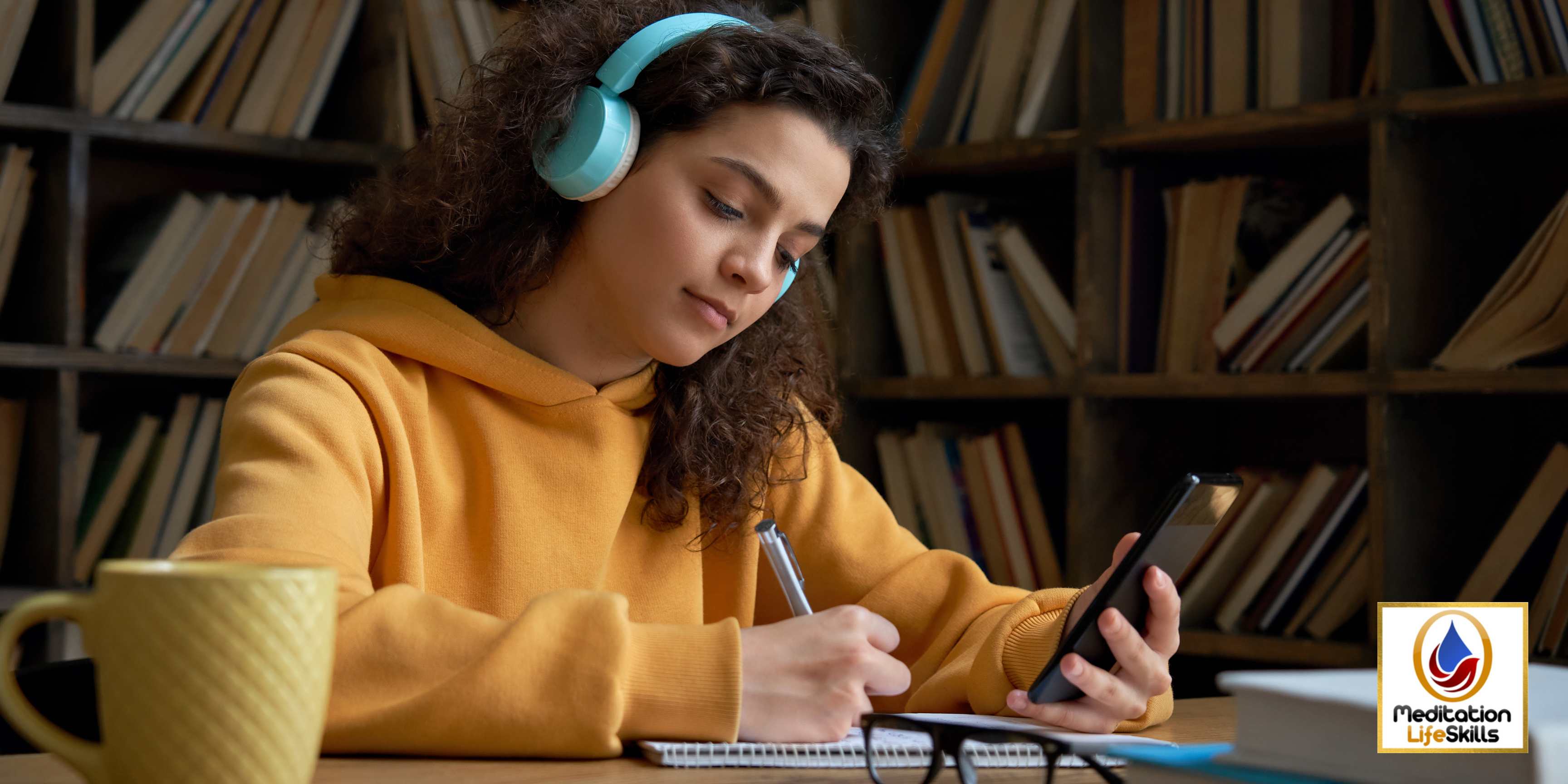 Headphones vs Speakers for Delta Waves Sleep Audio: Which Is Better?