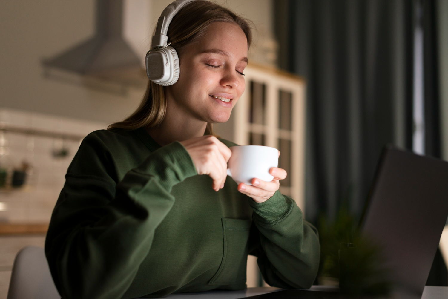 Building a Better Bedtime Routine: How Sound Cues Train Your Brain for Sleep