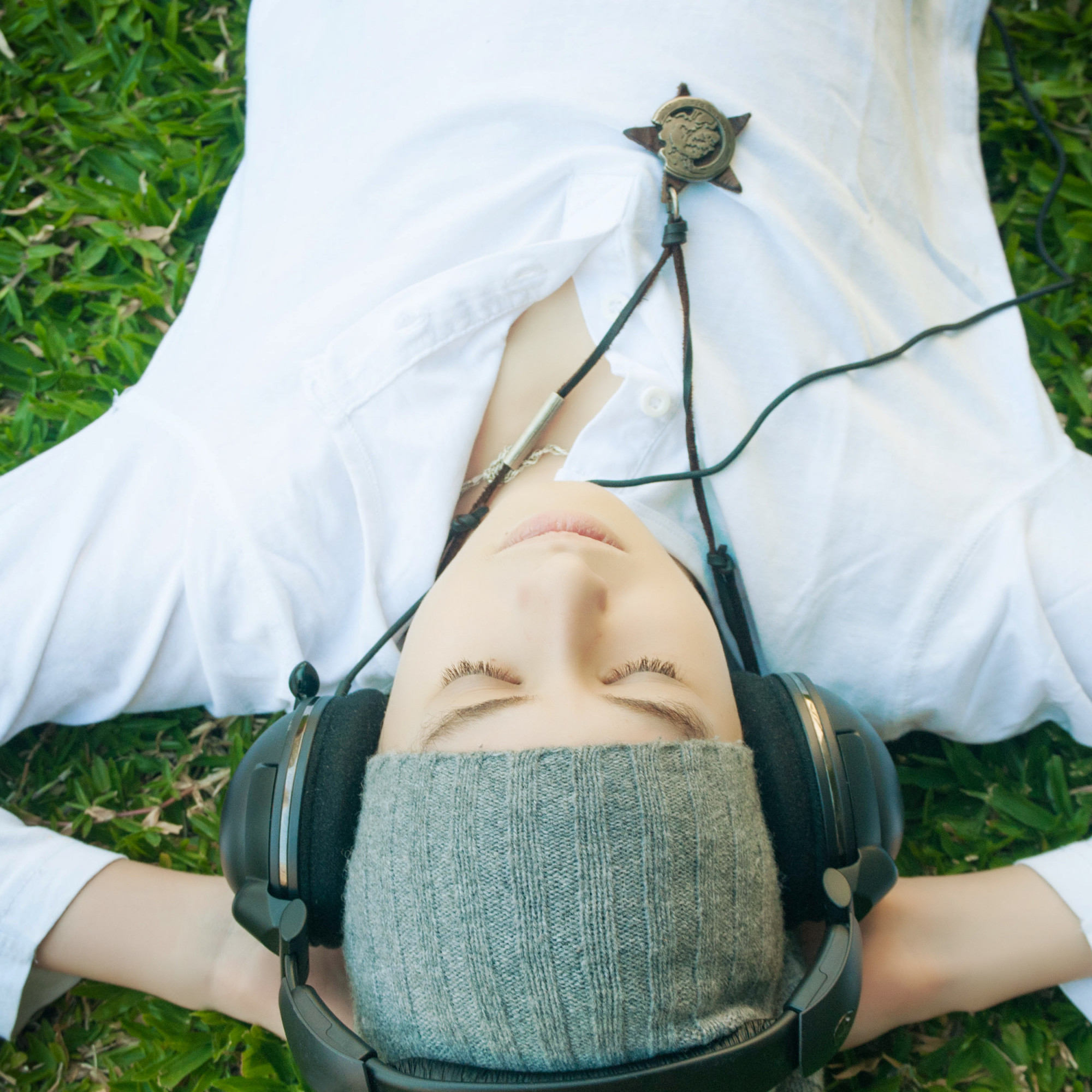 How to Use Acoustic Guitar Meditation for Somatic Regulation and Stress Relief