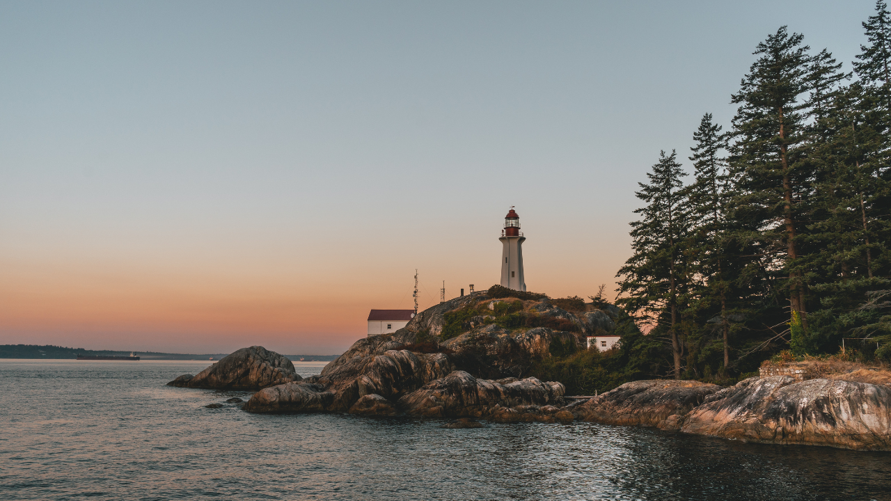 The Comfort of Familiar Rhythms | An Evening at the Lighthouse